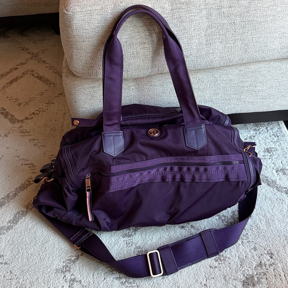 lululemon duffle bag. Great condition!